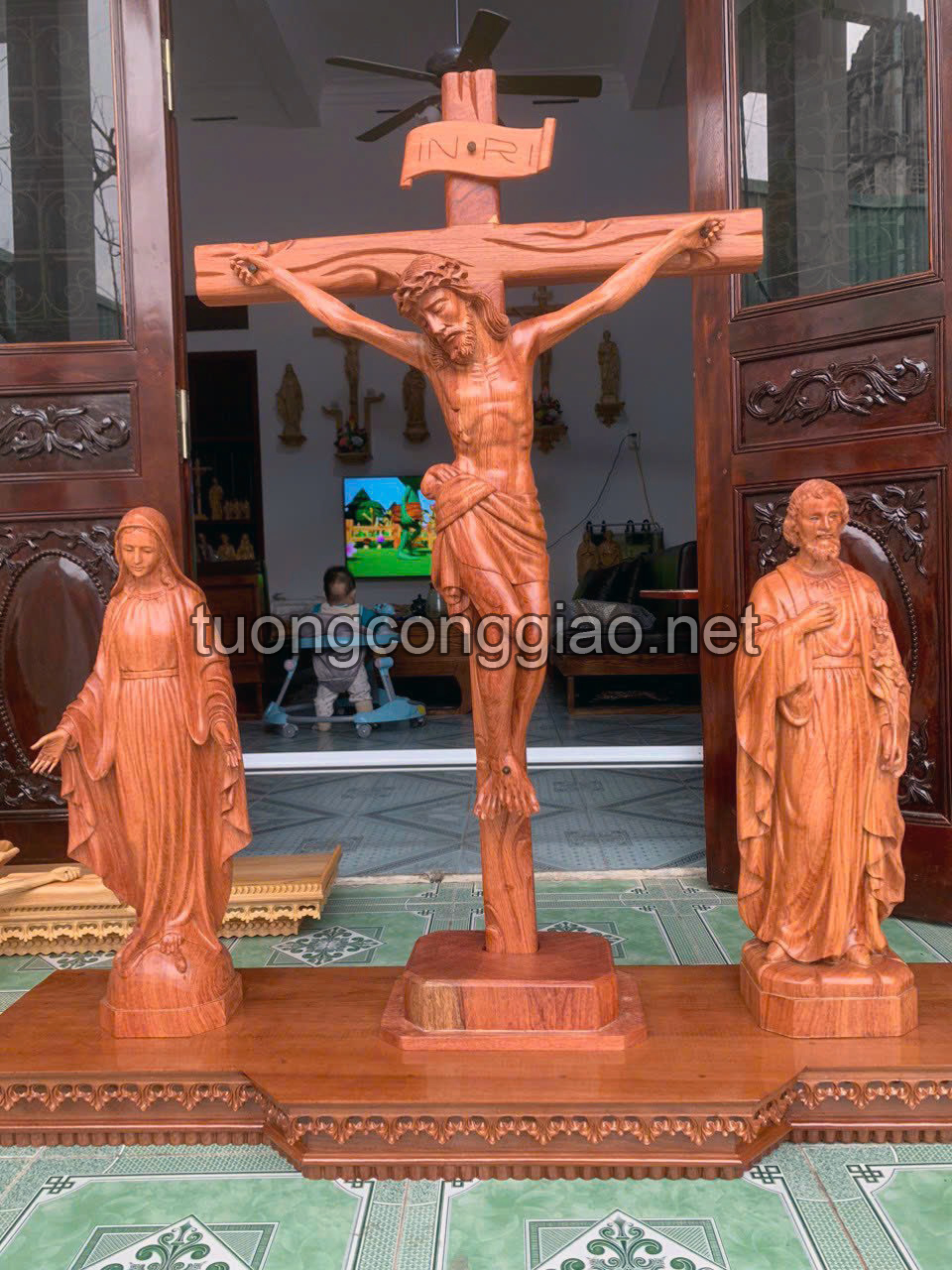 Bộ Tượng Chúa Chịu Nạn, Thánh Giuse Và đức Mẹ Bằng Gỗ Hương Cao 60cm